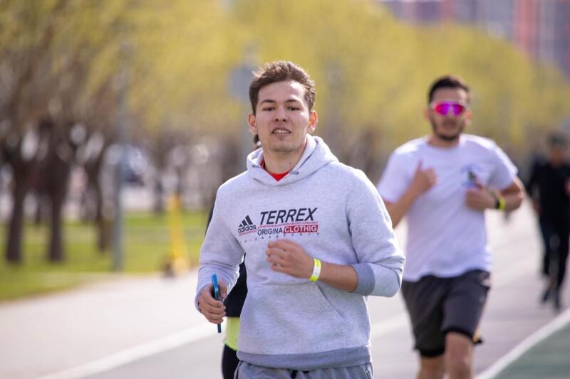 «Таза Қазақстан»: около 1200 человек приняли участие в акции по уборке территории на открытии бегового сезона в Астане