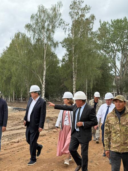 Мади Такиев проверил ход строительства и реконструкции казахстанских санаториев в Кыргызстане