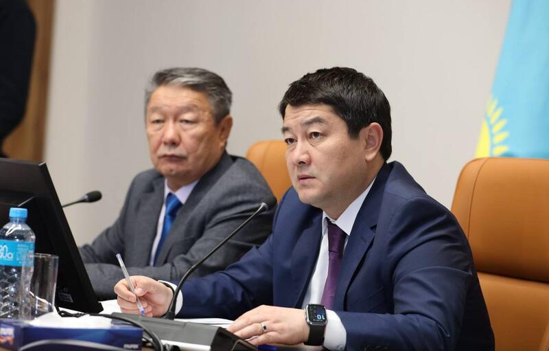 Аким области встретился с членами общественного совета