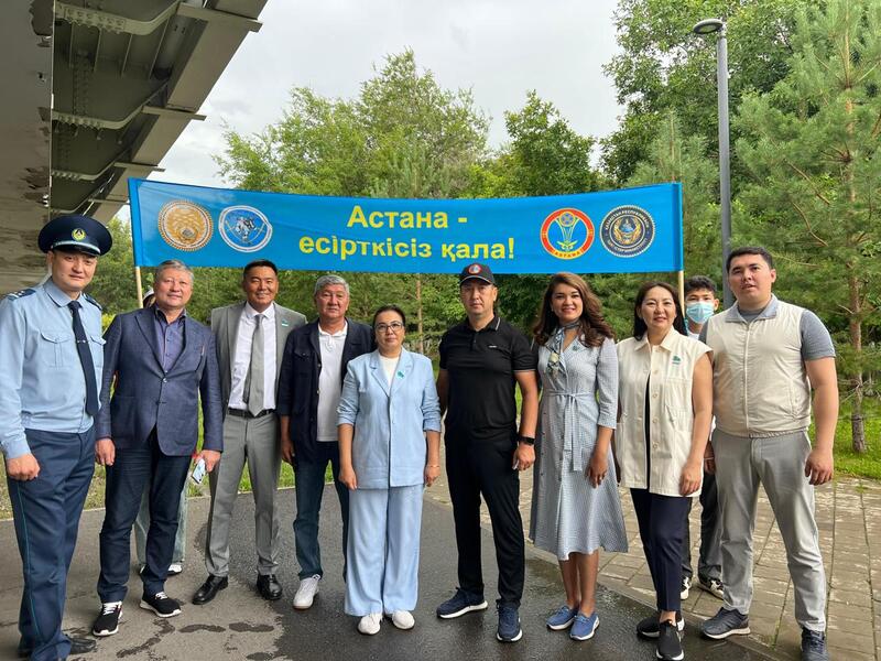 Депутаты и сотрудники полиции вместе вышли на борьбу с наркоманией в Астане