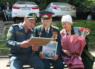 В Алматы военный оркестр Национальной гвардии провёл праздничный концерт ко Дню Победы