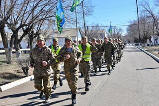 Тысячи военнослужащих Вооруженных сил приняли участие в массовом забеге в честь декады Наурызнама