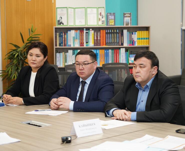 ЗАМЕСТИТЕЛЬ АКИМА ТУРКЕСТАНСКОЙ ОБЛАСТИ ВЫСЛУШАЛ ОБРАЩЕНИЯ ЖИТЕЛЕЙ