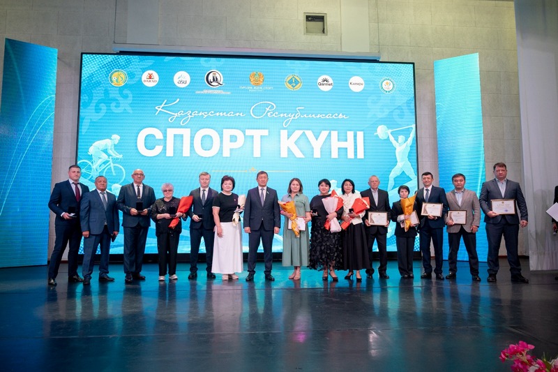 Чемпионам и призёрам Паралимпиады и Сурдлимпиады в Караганде подарили квартиры