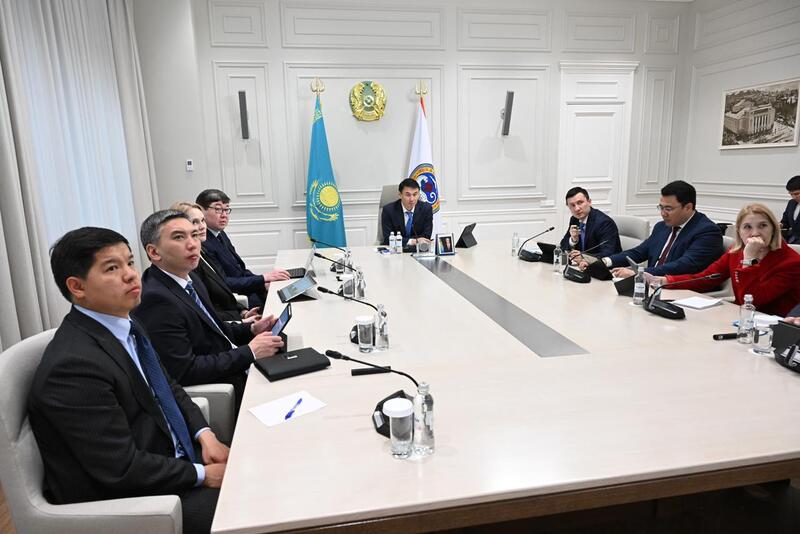 Аким Алматы провел совещание по вопросам развития коммунальных ярмарок