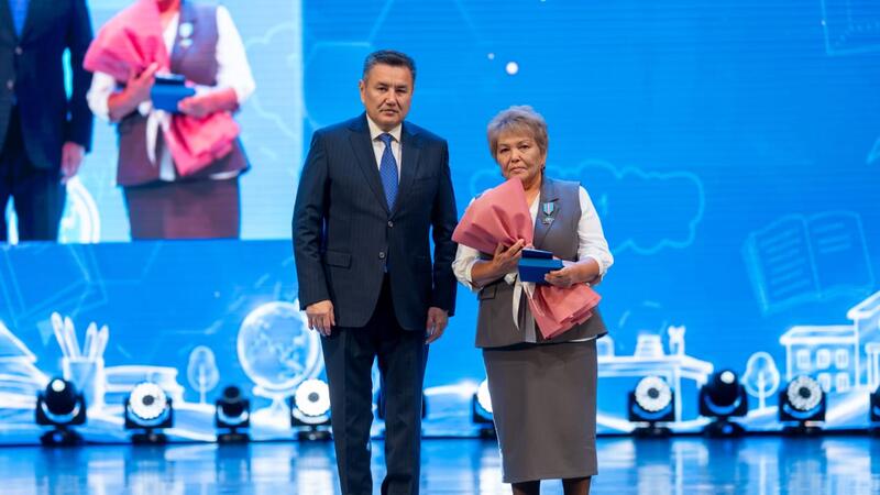 В Восточном Казахстане наградили лучших учителей