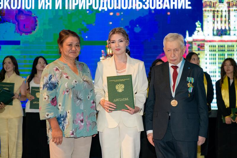 25 лет Казахстанскому филиалу МГУ: состоялась торжественная церемония вручения дипломов