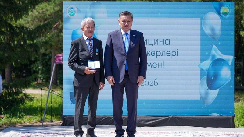 В ВКО наградили лучших врачей