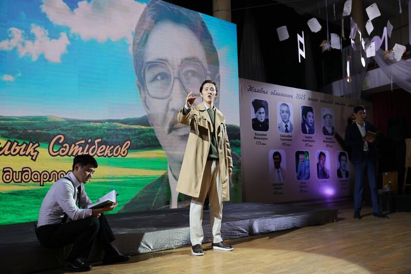 Ербол Карашукеев наградил победителей II республиканского литературного конкурса «Асқақ рухты Әулиеата»