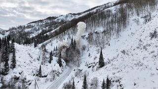 МЧС предупреждает о самопроизвольном сходе снежных лавин