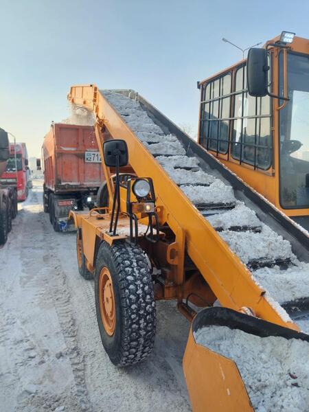 Более 3 000 дорожных рабочих заняты в снегоуборочных работах в Астане