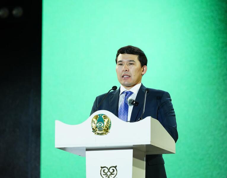 ГРЕБНОЙ КАНАЛ, НЕ ИМЕЮЩИЙ АНАЛОГОВ В ЦЕНТРАЛЬНОЙ АЗИИ, ОТКРЫЛСЯ В ТУРКЕСТАНЕ