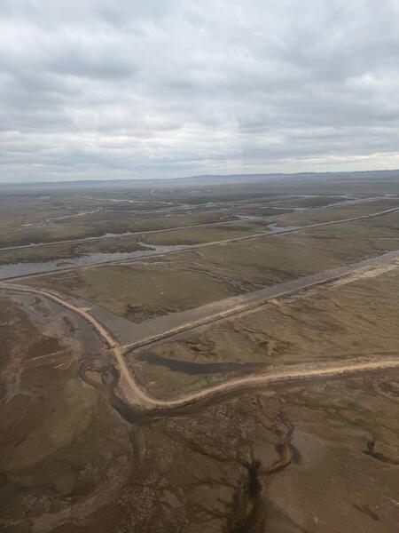 Аким области Асаин Байханов совершил облет Баянаульского района, ознакомился с ходом сброса воды с водохранилищ «Акжар» и «Каратока» Карагандинской области, а также оценил состояние лиманов