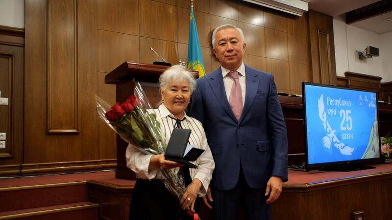 В МНЭ прошла торжественная церемония ко Дню Республики