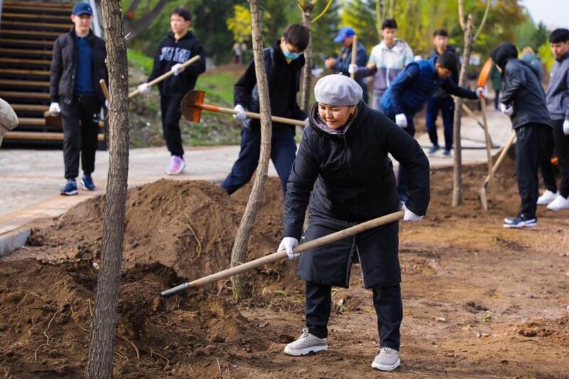 Масштабный общегородской субботник стартовал в Астане