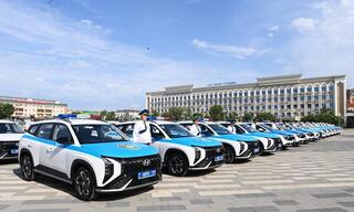 Сотрудникам полиции передано 94 служебных автомобиля