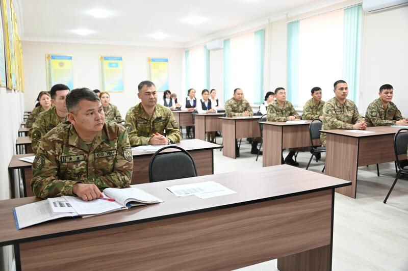 Заместитель министра обороны посетил Актауский гарнизон