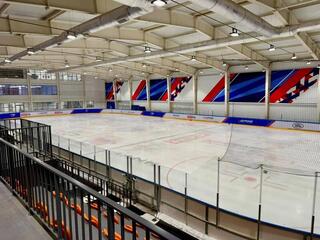 Спортсмены ознакомились со строительством новой ледовой ареной