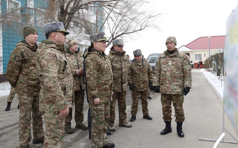 Министр обороны проинспектировал военные объекты в Кызылординской области