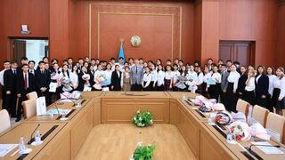 Одарённых школьников наградили в Карагандинской области