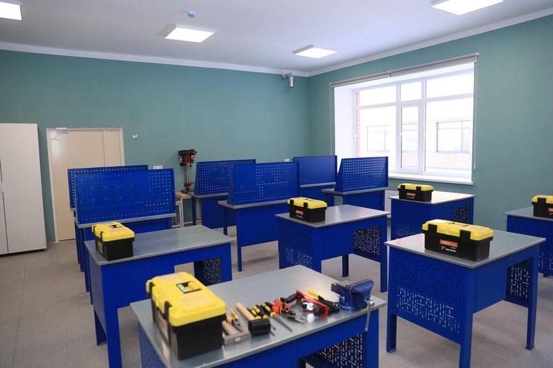 Аким области посетил комфортную школу на 2000 мест в микрорайоне Есет батыр