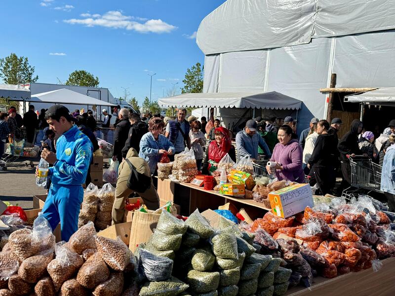 В Астане проходит сельскохозяйственная ярмарка продукции Актюбинской области