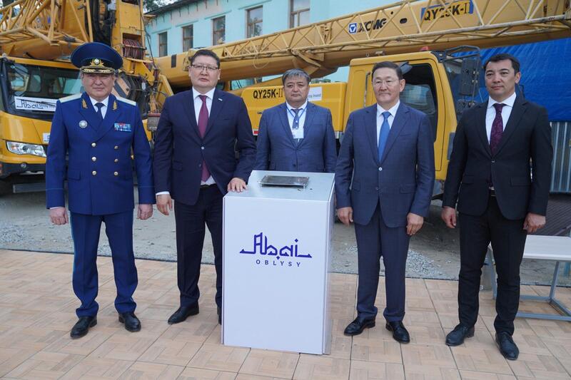 В области Абай Генеральный Прокурор открыл здание прокуратуры и заложил капсулу памяти на месте строительства медико-социального центра