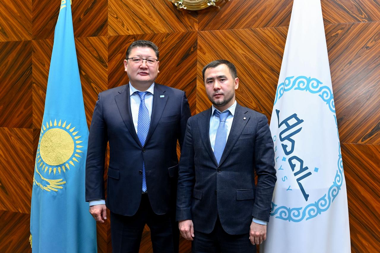 Аким области встретился с представителями АО «Транстелеком»