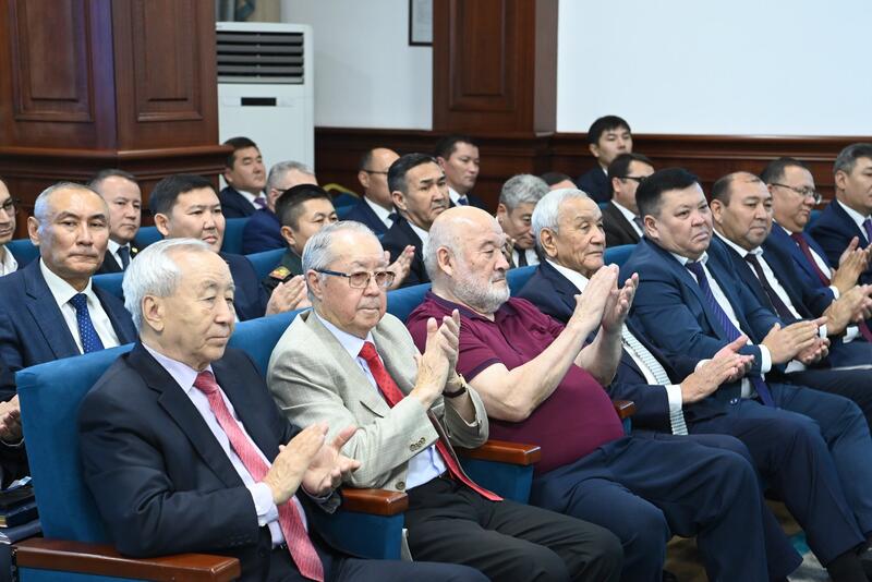 Государственному и общественному деятелю Бакбергену Досманбетову 80 лет