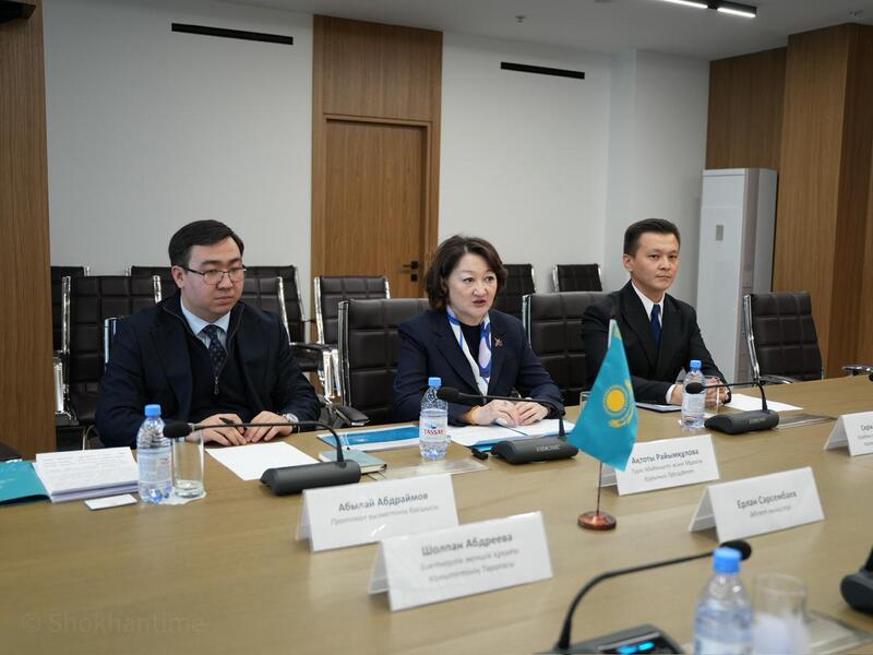 Министр юстиции Ерлан Сарсембаев встретился с Президентом Фонда Тюркской культуры и наследия Актоты Раимкуловой