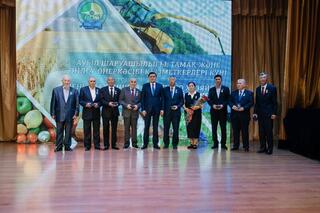 В Атырау отметили День работников сельского хозяйства