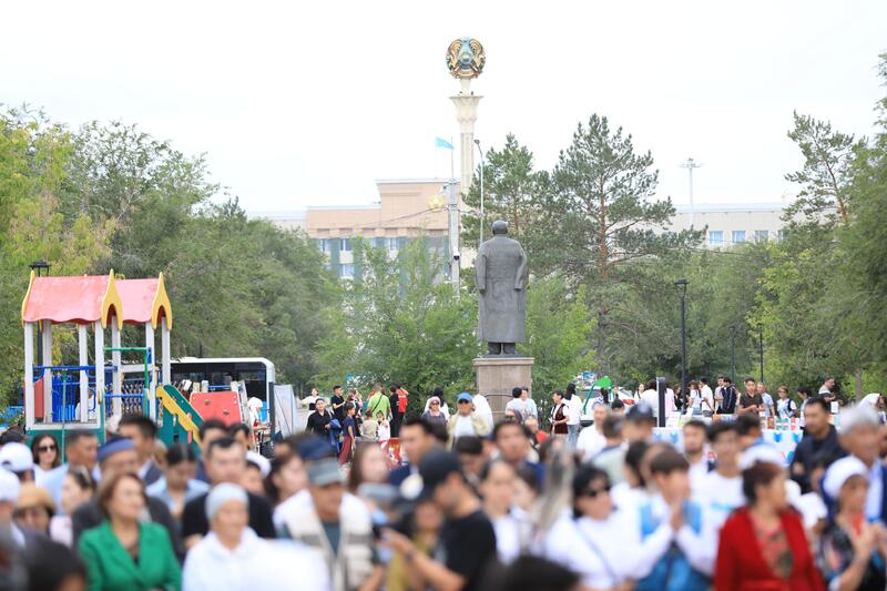 Актобе празднуют 180-летие великого Абая
