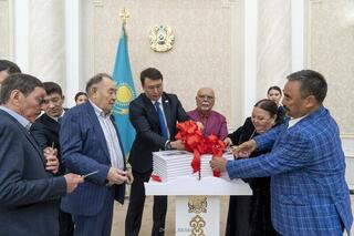 В Жетісу презентова книга, посвященная 50-летию Талдыкорганского драматического театра им. Б. Римовой