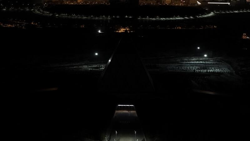 Более 50 объектов столицы поддержали акцию «Час Земли» и отключили подсветку