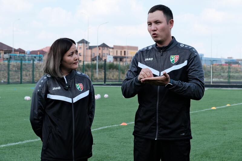 Проект ALGA!: в карагандинских школах прошли первые уроки футбола