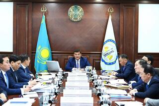 Рассмотрены вопросы внедрения искусственного интеллекта в отраслях экономики