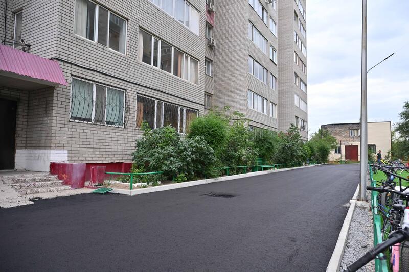 В этом году в Семее отремонтируют внутридворовые дороги почти в 100 дворах многоквартирных домов