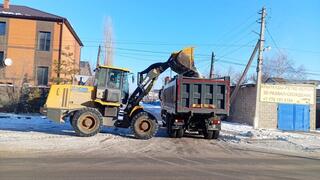 Более 2 600 дорожных рабочих и свыше 1300 единиц спецтехники заняты в снегоуборке в Астане