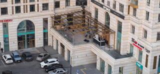 Террасу ресторана в центре Алматы демонтировали по решению суда