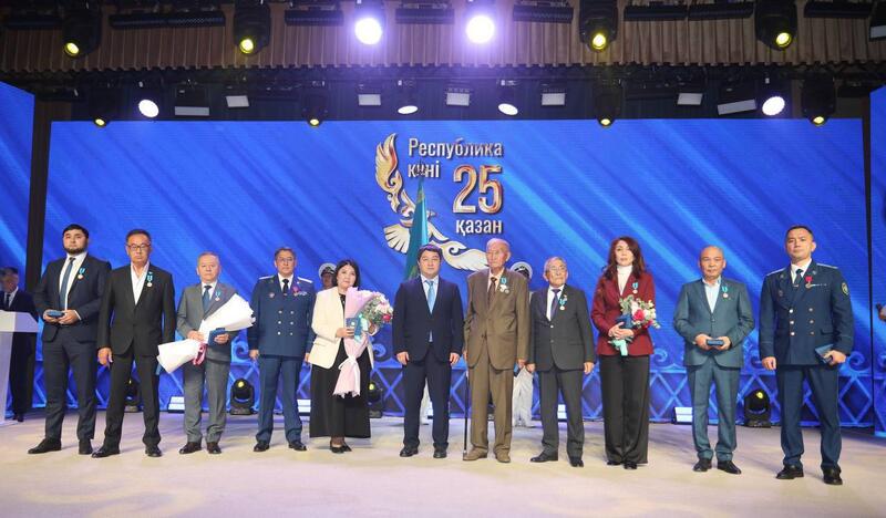 В Мангистау ко Дню Республики прошло торжественное мероприятие