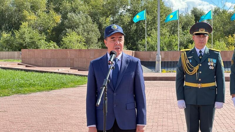 Западно-Казахстанская область поддержала эстафету «Сарбаз жолы»: призывников проводили на службу в Алматы