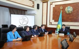 Аким Мангистауской области обсудил конституционные реформы РК с представителями культуры и СМИ
