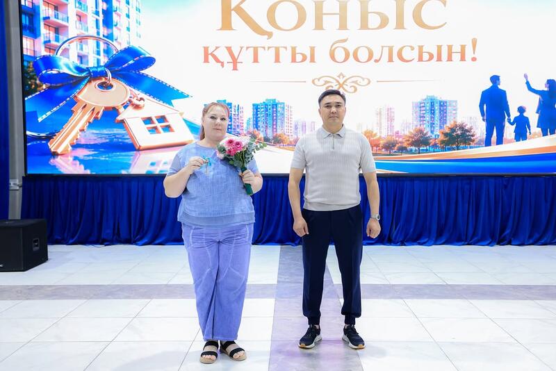 В ШЫМКЕНТЕ 40 СЕМЕЙ ИЗ ЧИСЛА ОЧЕРЕДНИКОВ ПОЛУЧИЛИ НОВЫЕ КВАРТИРЫ