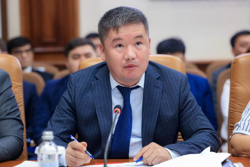 АППАРАТ ОТЫРЫСЫ: ӨЗЕКТІ МӘСЕЛЕЛЕР ҚАРАЛДЫ