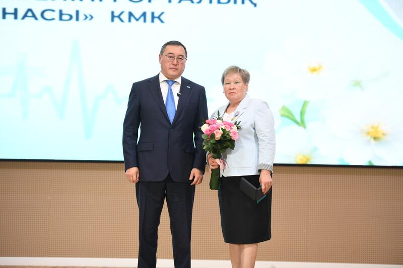 Передано 70 автомобилей скорой медицинской помощи