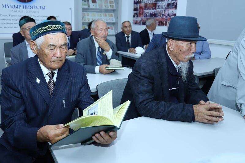 В Yessenov University открыли аудиторию в честь ветерана ВОВ Мукыра Ниязулы