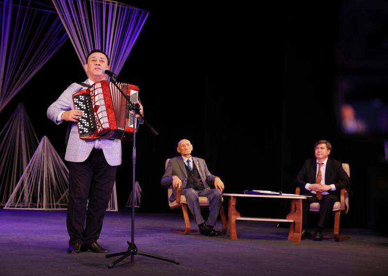 Аким Жамбылской области поздравил писателя и драматурга Елена Алимжана с 80-летием