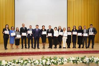 Учителям области Абай, прошедшим в республиканский кадровый резерв, вручены сертификаты