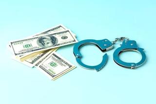 Судоисполнители похитили деньги взыскателей