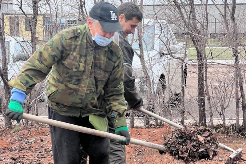 «Таза Қазақстан»: в Астане сотрудники предприятий приняли участие в экологической акции